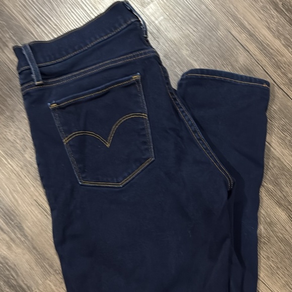 Women’s Levi skinny jeans - Picture 1 of 5